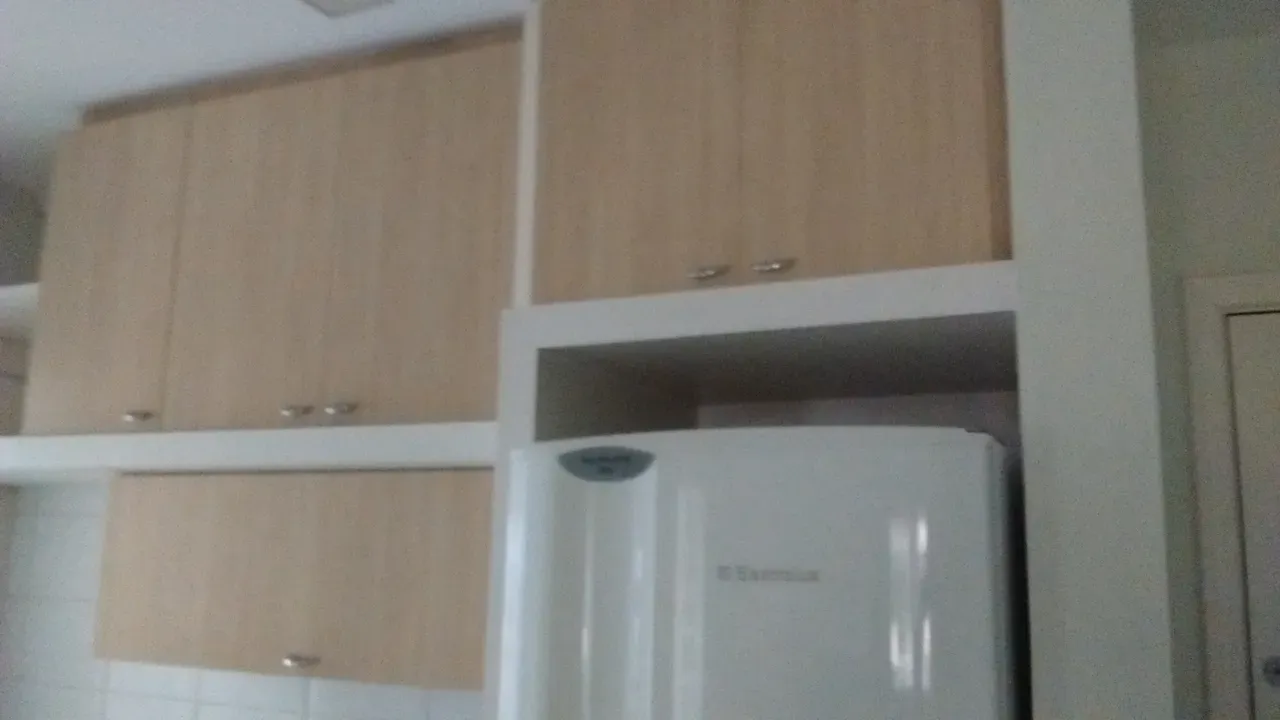 One-bedroom apartment in a building with a gym — photo 16