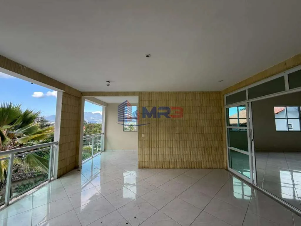Unfurnished house with 3 en-suite bedrooms and a balcony — photo 7