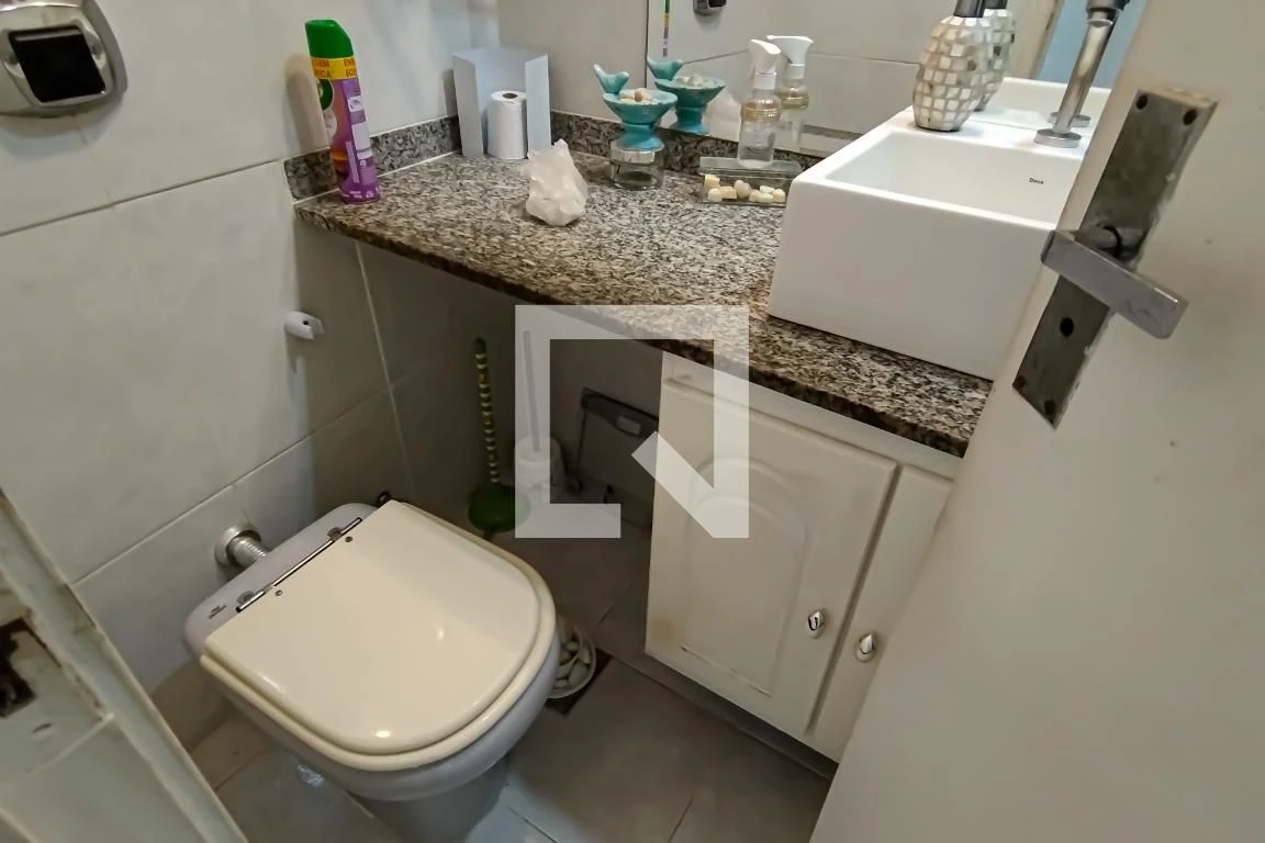 2-bedroom apartment with a washing machine — photo 2