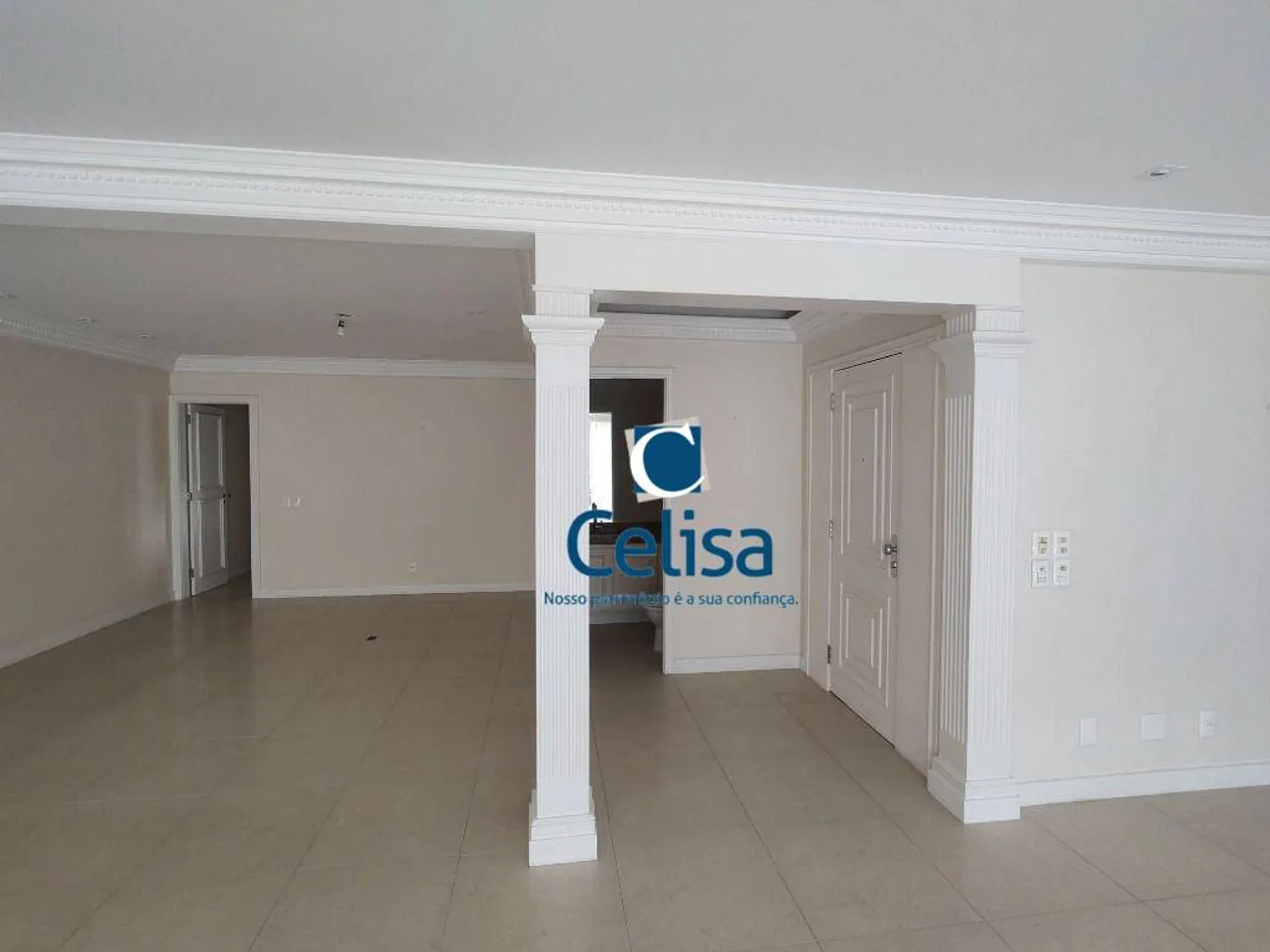 294 m² apartment with 3 bedrooms and 4 bathrooms — photo 6
