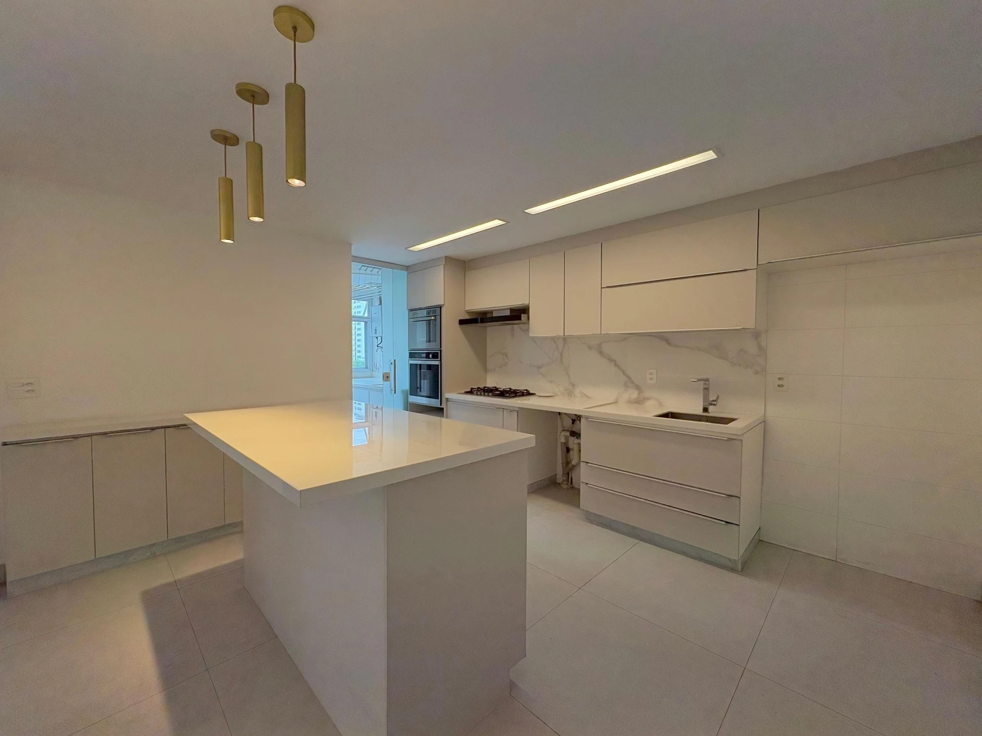 Apartment, 151 m², with a water view — photo 2