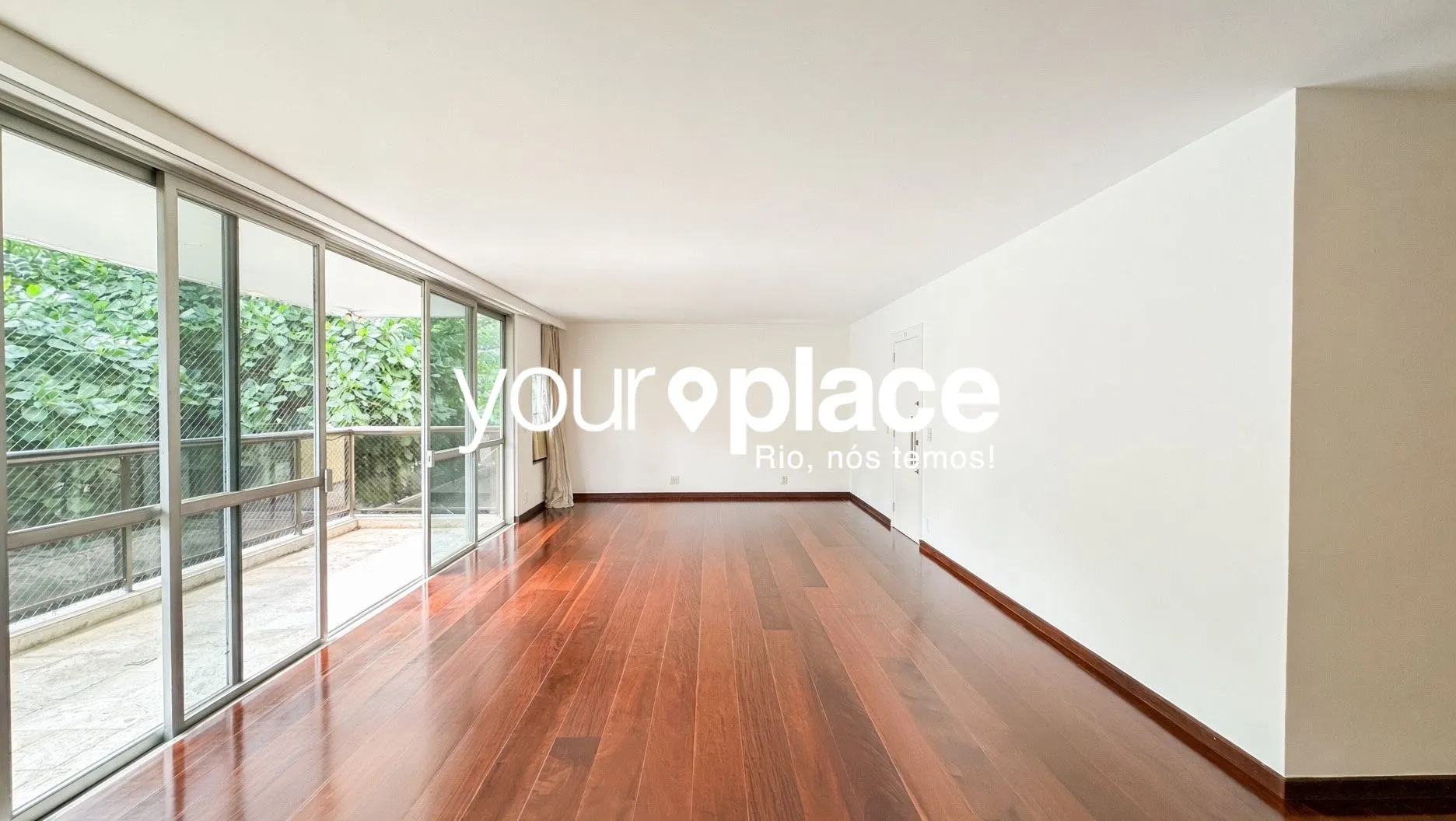 Apartment, 180 m², with a glass-enclosed balcony — photo 4