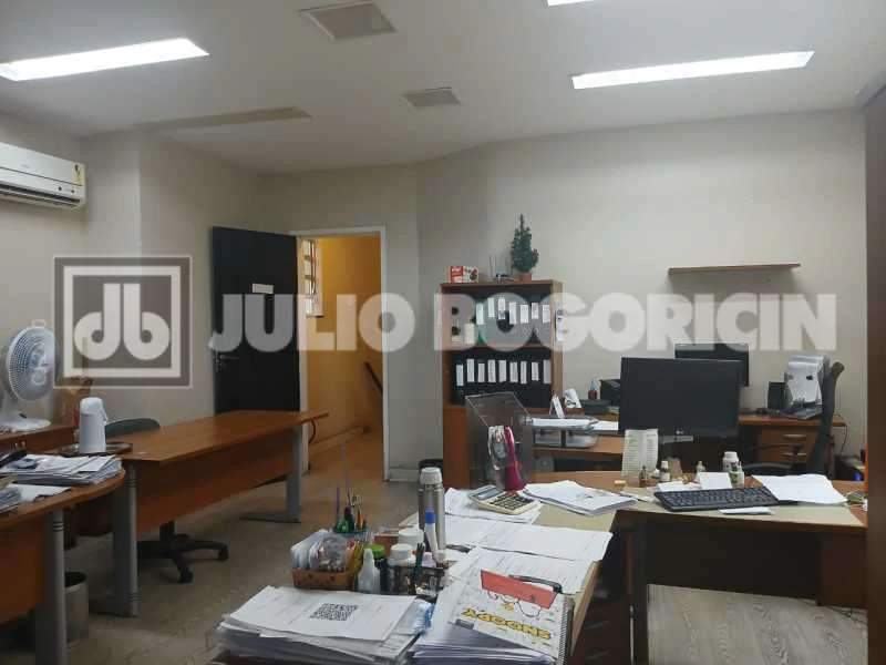 House with 5 bedrooms, 1 suite, 360 m² and 4 parking — photo 3