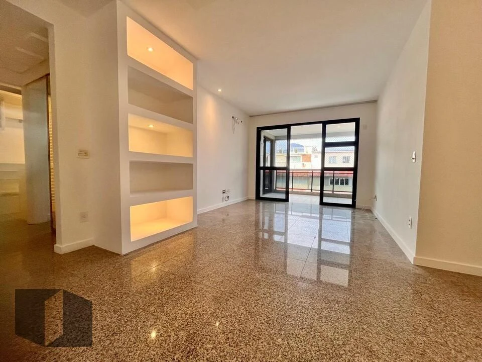 2-bedroom apartment with a home office — photo 6