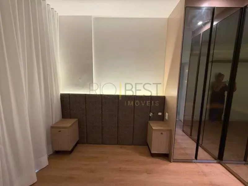 Furnished apartment with 3 suites and glass balcony — photo 24