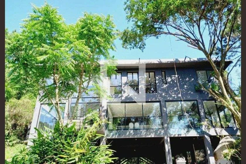 Casa com 5 quartos e cozinha em conceito aberto — photo 18