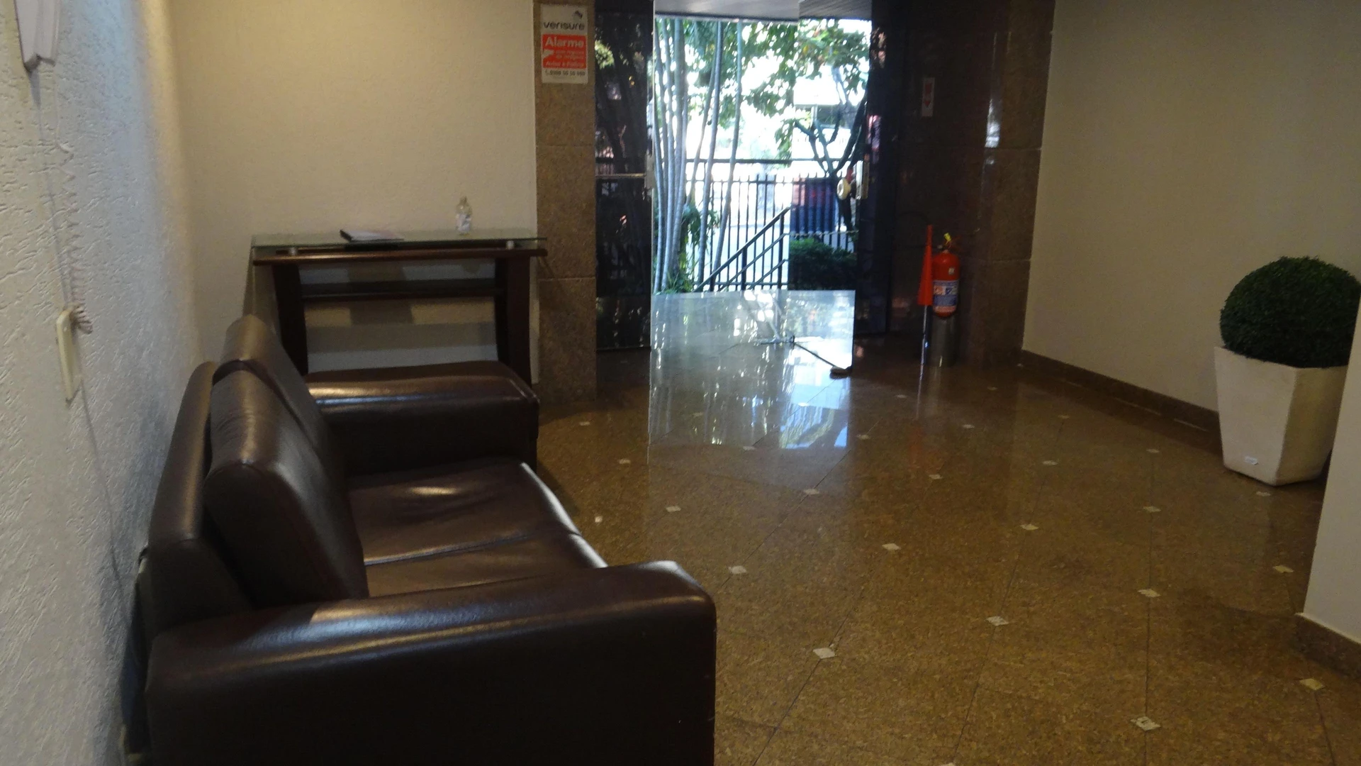 Apartamento sin amueblar con 3 dormitorios y balcón — photo 16