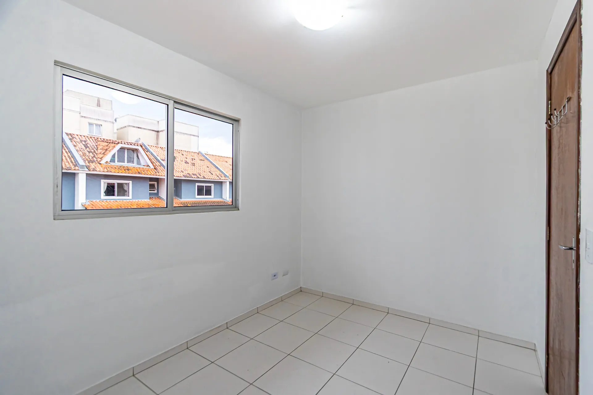 3-bedroom house with a grill on the balcony — photo 28