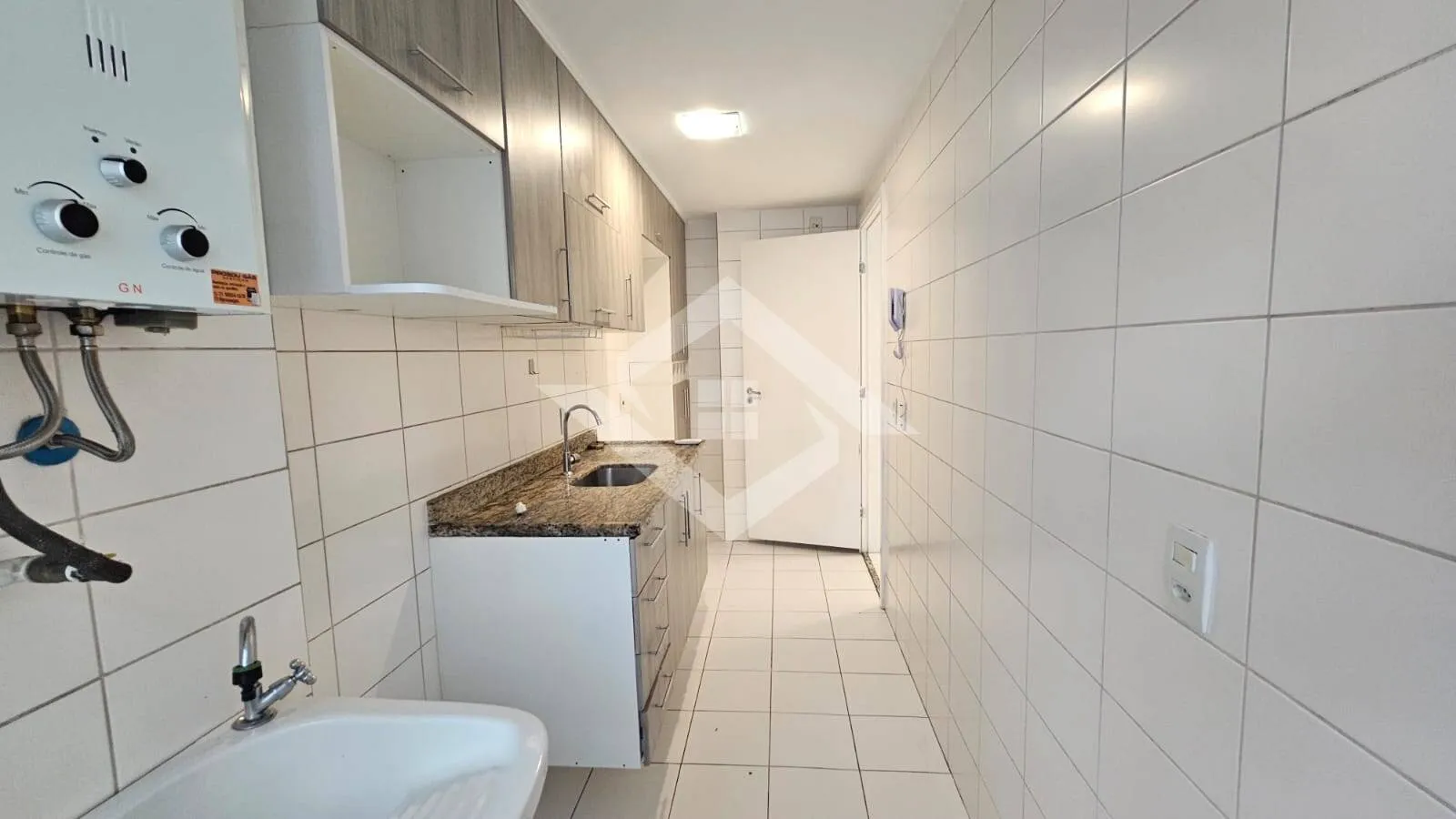 2-bedroom apartment with en-suite and a gas kitchen — photo 15