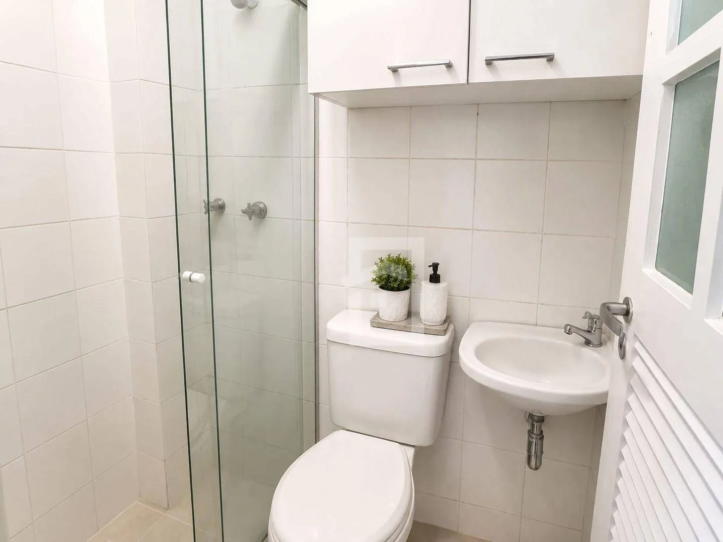 Furnished 235 m² apartment with 4 bedrooms — photo 50