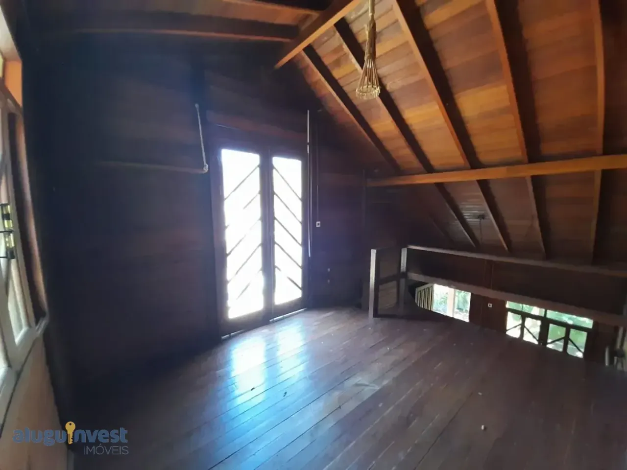 House with 1 bedroom and wood floors, plus garden — photo 9