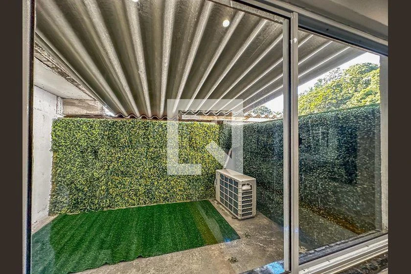 Casa mobiliada, 90 m², com janelas do piso ao teto — photo 45