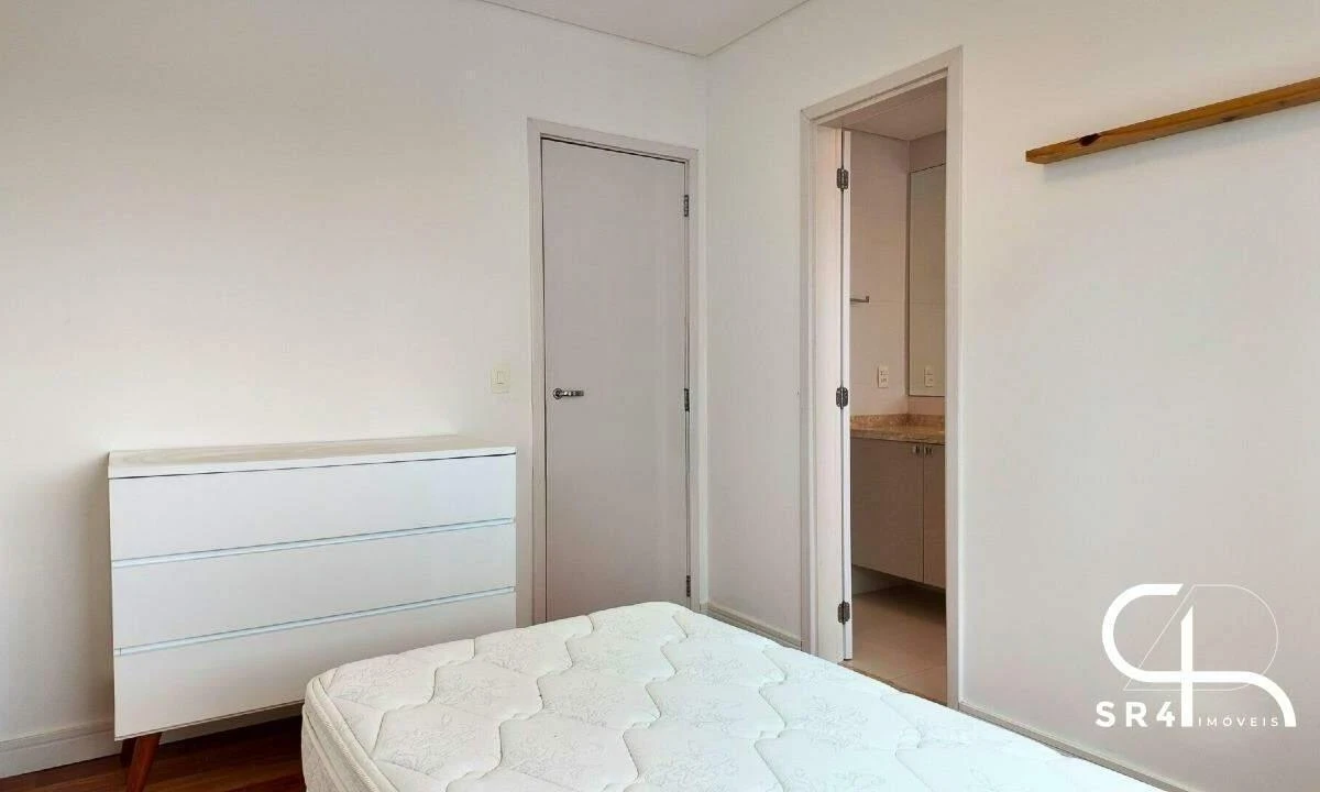 Furnished 186 m² apartment with 4 bedrooms and 2 en-suites — photo 23