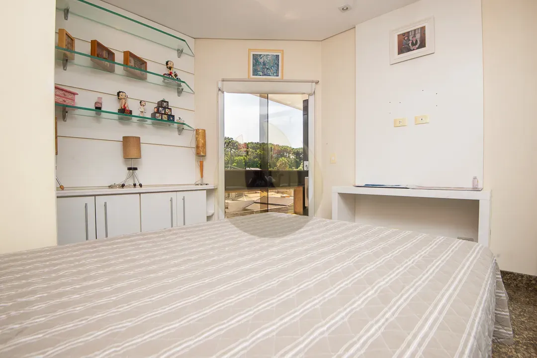 Furnished 860 m² house with 5 bedrooms and 10 bathrooms — photo 23