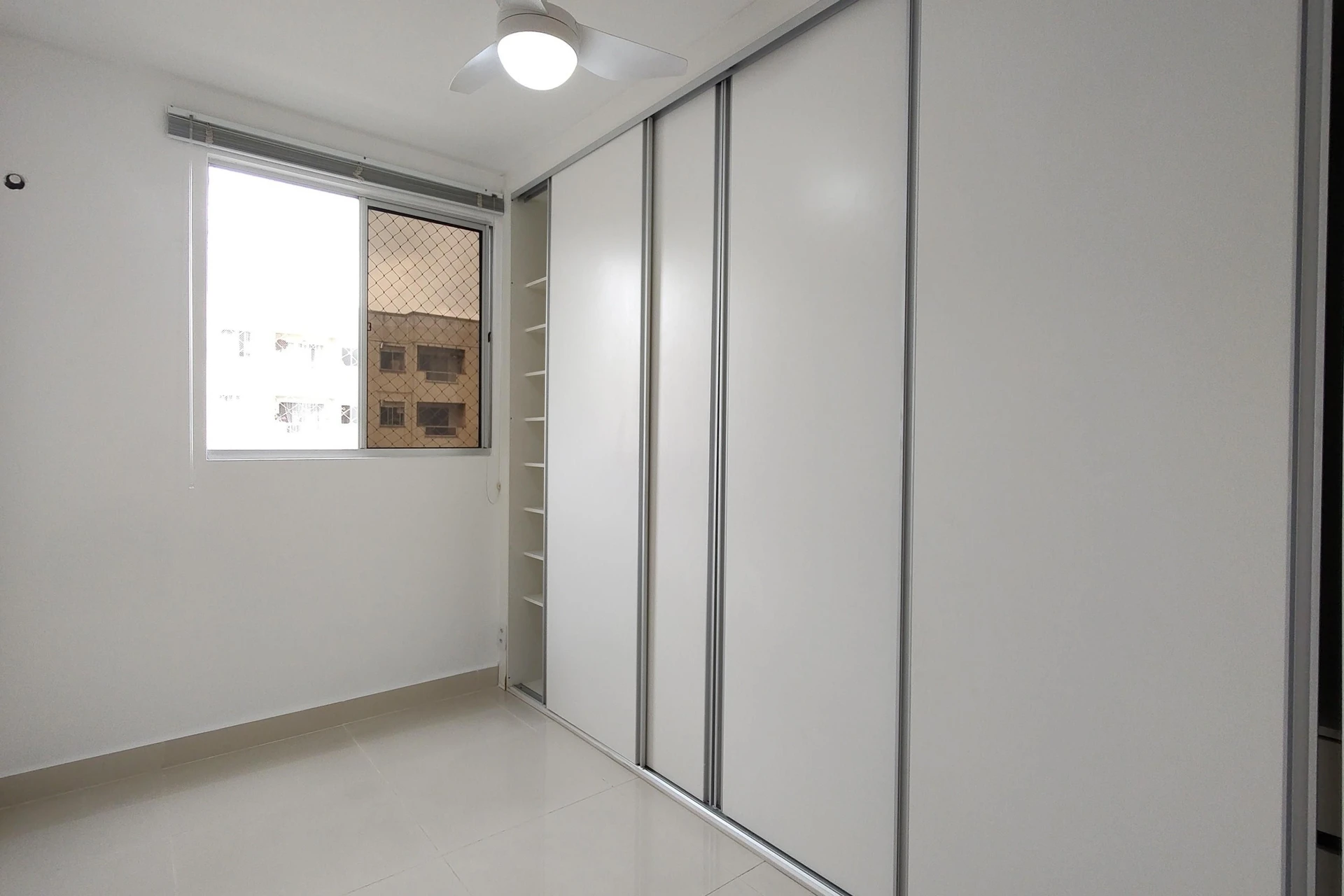 2-bedroom apartment in a building with a gym — photo 3