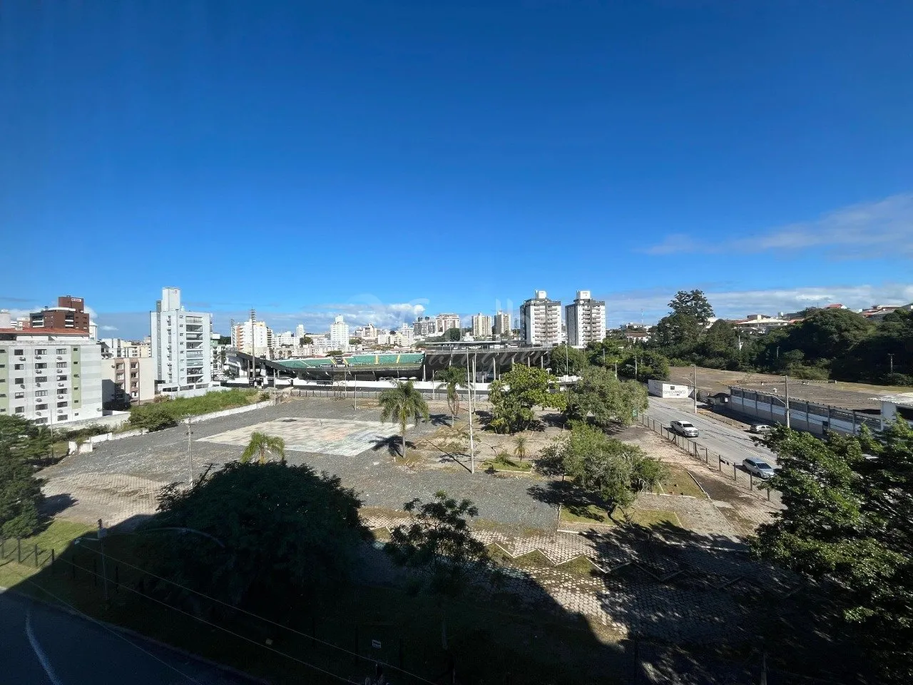 Apartamento amueblado de 2 dormitorios con parrilla en balcón — photo 27