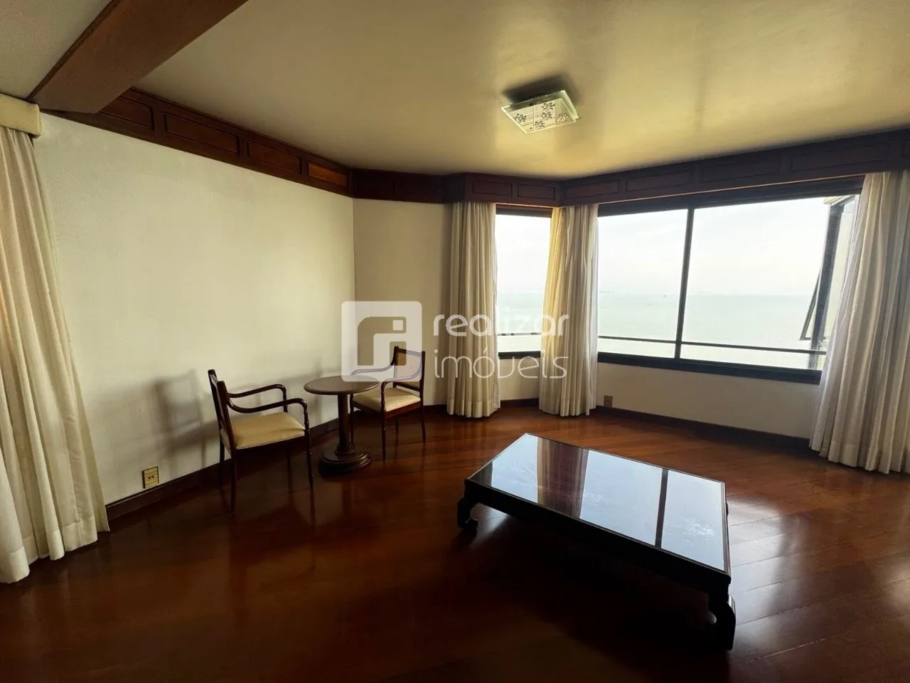Apartamento de 290 m² com 4 dormitórios e varanda envidraçada — photo 2