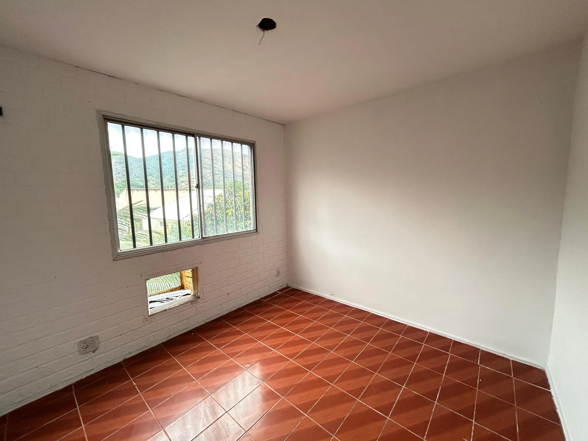 2-bedroom apartment with mountain views — photo 8