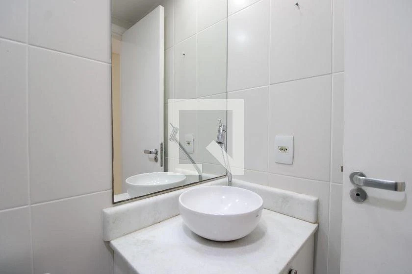 2-bedroom apartment in a building with a pool — photo 36