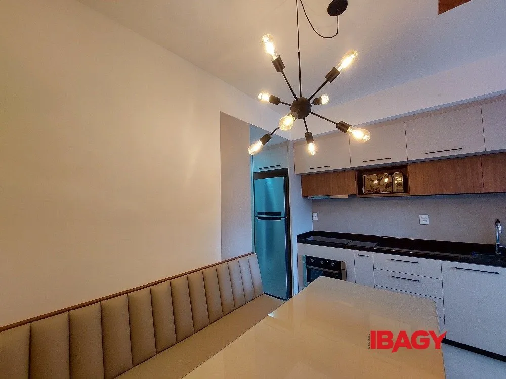 Furnished studio with a glass-enclosed balcony — photo 61