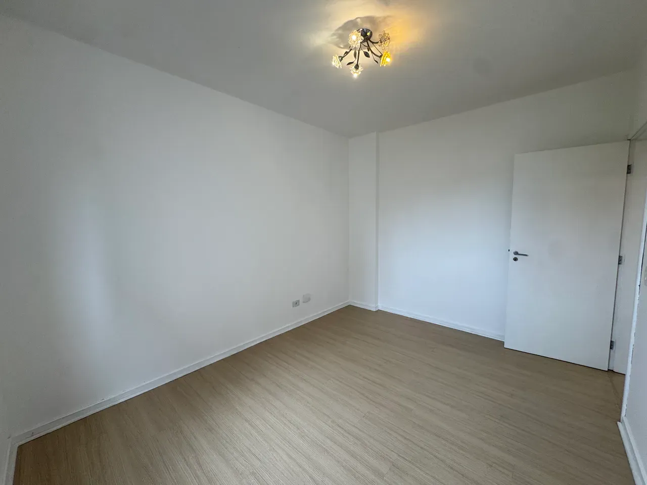 Home office in a 3-bedroom apartment, 120 m² — photo 12