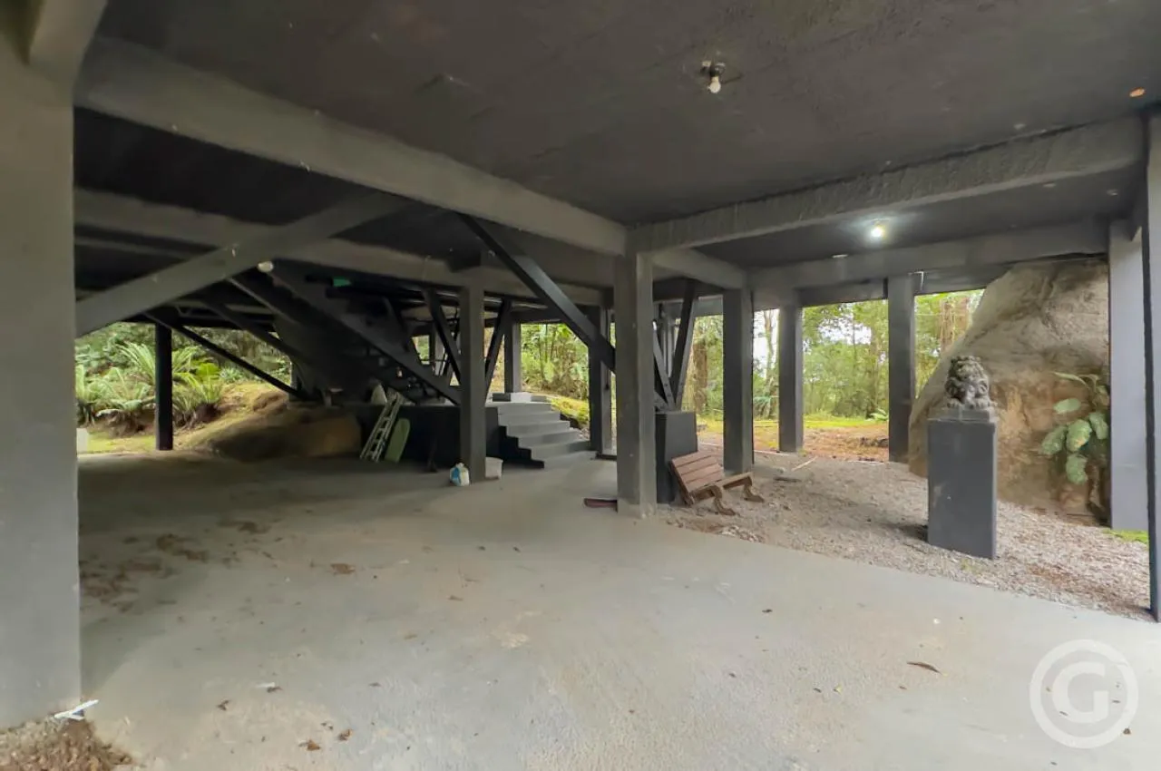 Casa residencial com 5 quartos e cozinha integrada