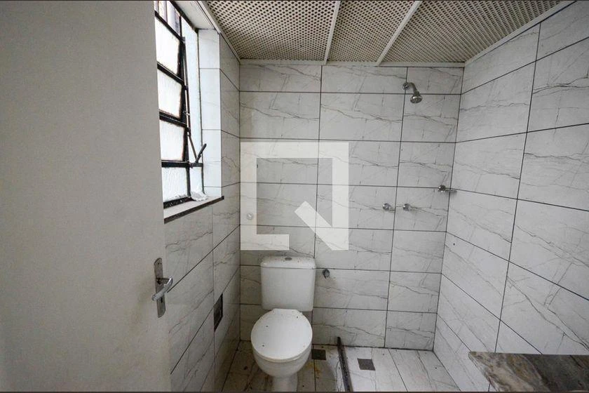 Rental house with 8 bedrooms and 8 bathrooms — photo 11