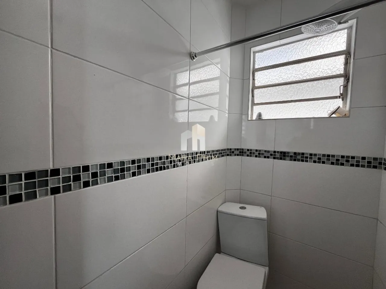 House with 3 bedrooms and fitted kitchen — photo 4