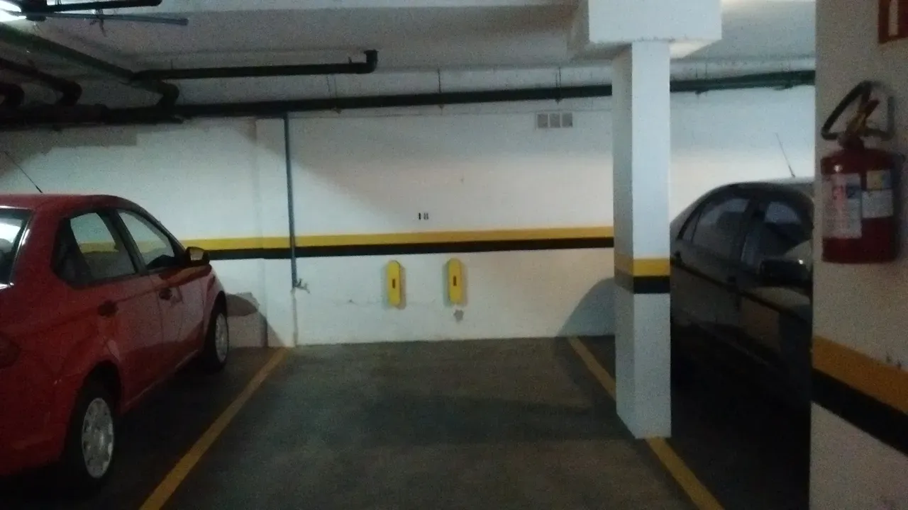 One-bedroom apartment in a building with a gym — photo 30