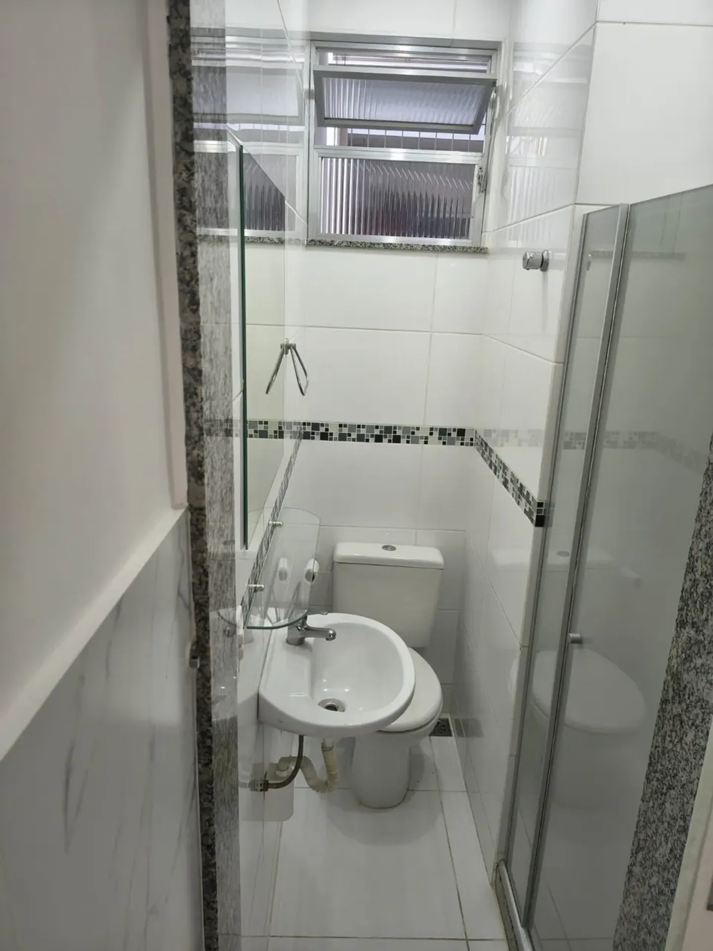 Apartment with 3 bedrooms and balcony grill — photo 28