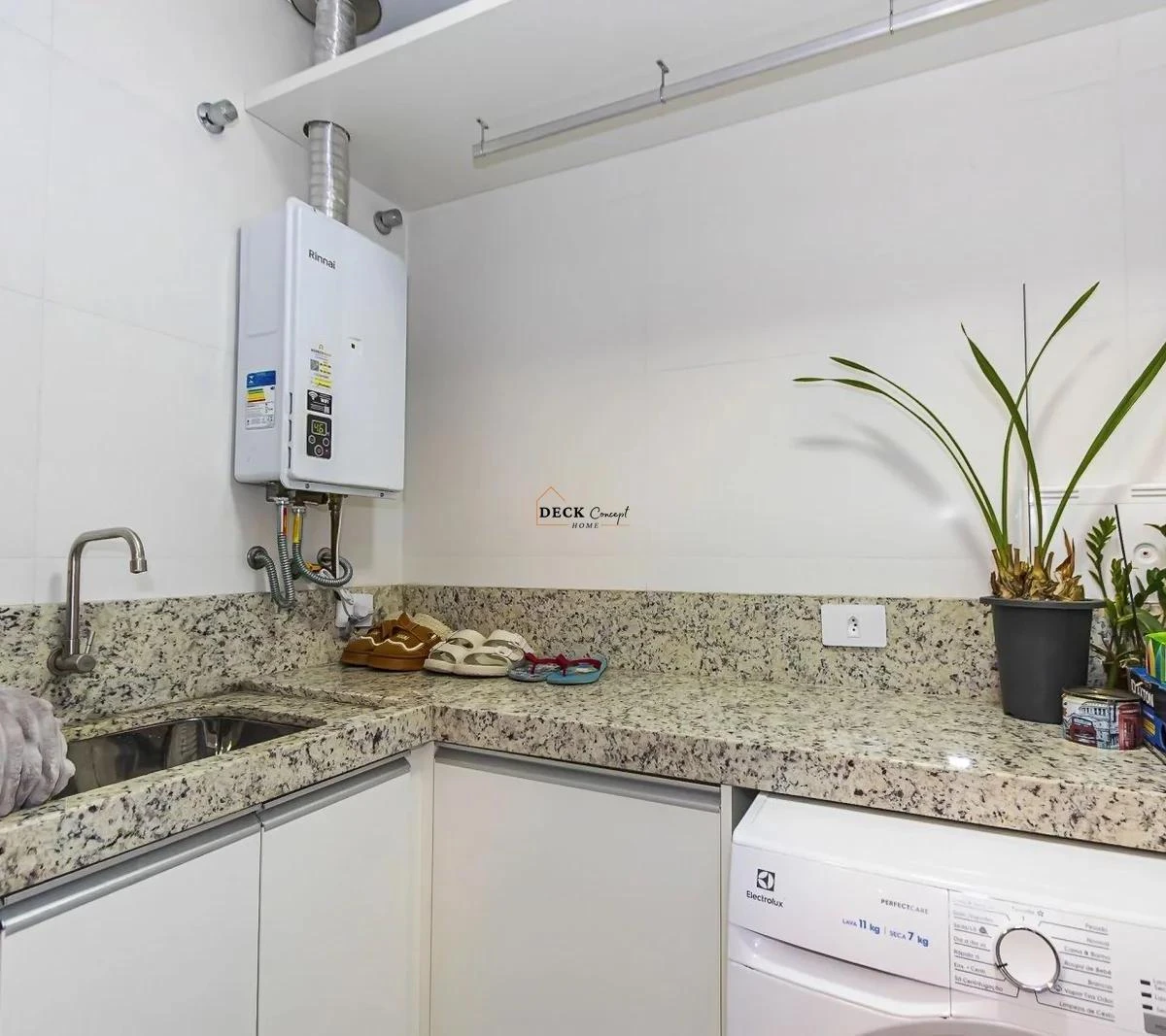 Furnished 356 m² house with 3 bedrooms and open-plan kitchen — photo 44