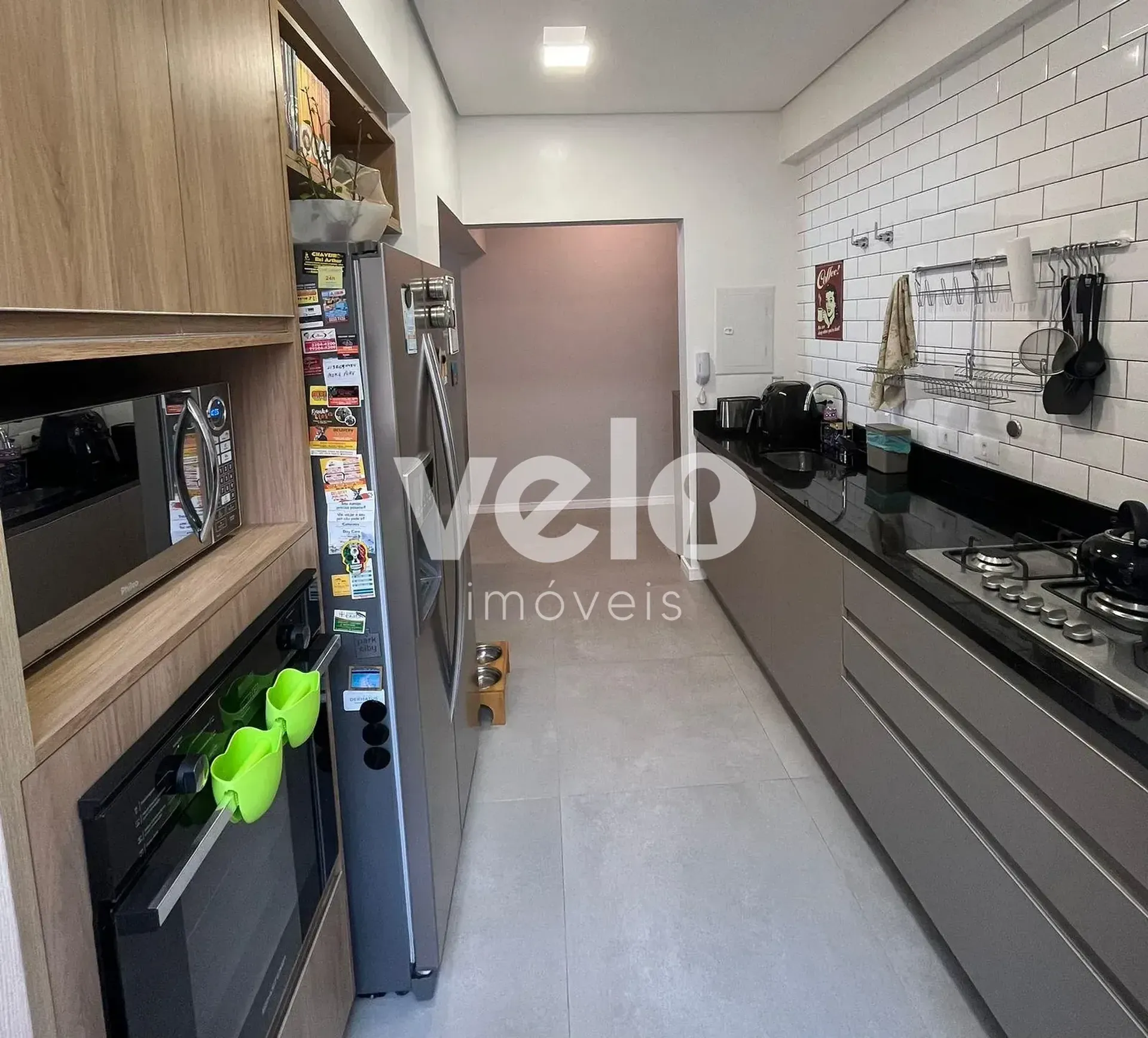 2-bedroom apartment with a mountain view — photo 2