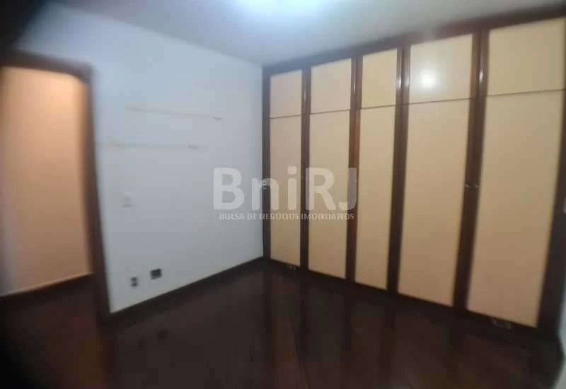 4-bedroom apartment with 271 m² and 3 parking spots — photo 3