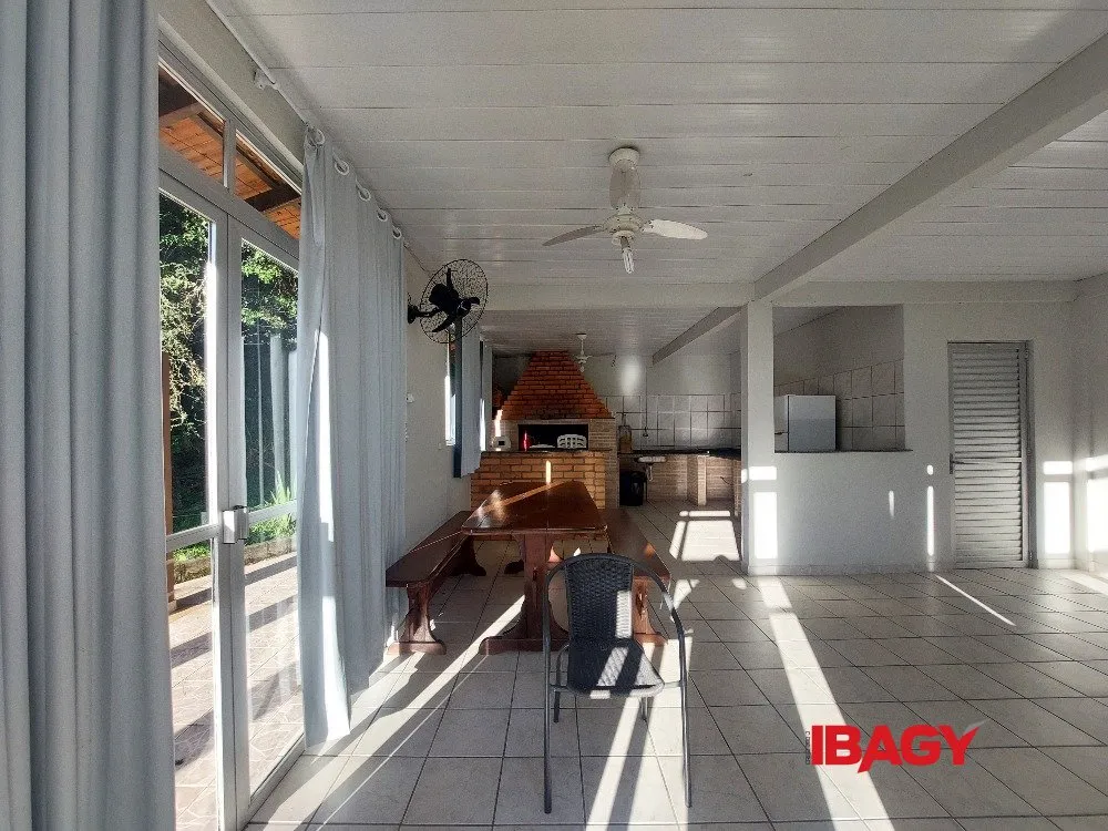 Washing machine in a one-bedroom apartment, 44 m² — photo 20