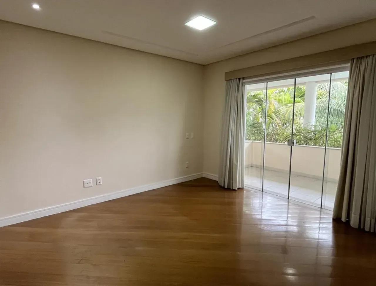 House with 5 bedrooms and 5 bathrooms, 830 m² — photo 25