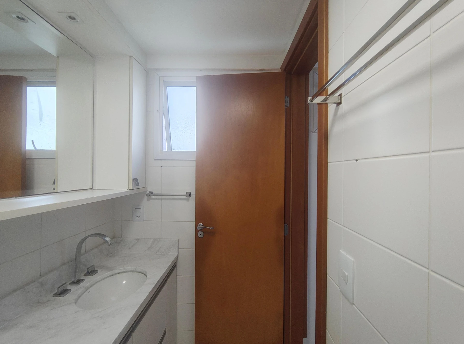 Rental apartment with 3 bedrooms and enclosed balcony — photo 53