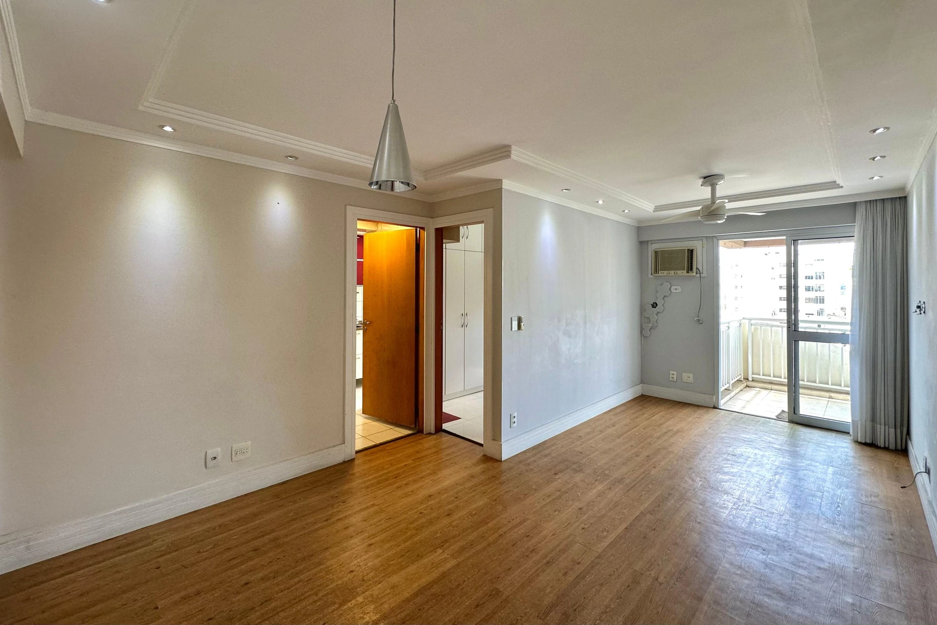 Apartamento de 3 quartos com vista para a água