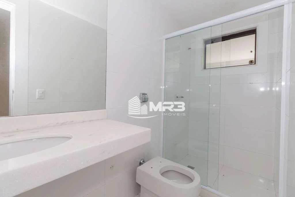 Gated house with 8 en-suite bedrooms and 20 bathrooms — photo 8