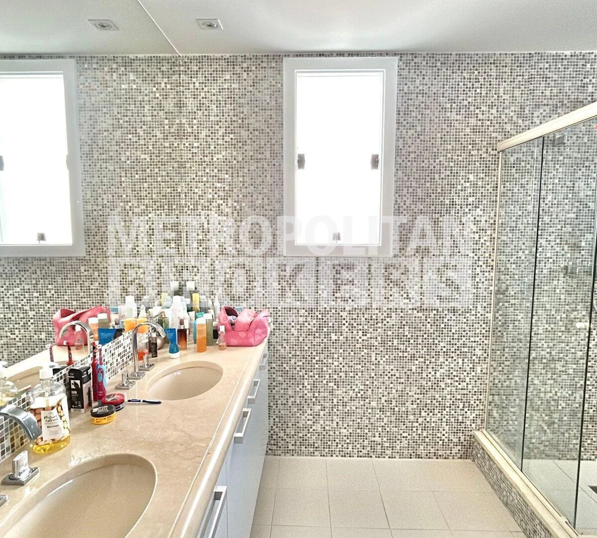 Furnished house with 7 bedrooms, 5 en-suites and 1020 m² — photo 6