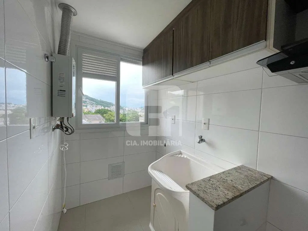 Floor-to-ceiling windows in a 2-bedroom apartment, 87 m² — photo 19