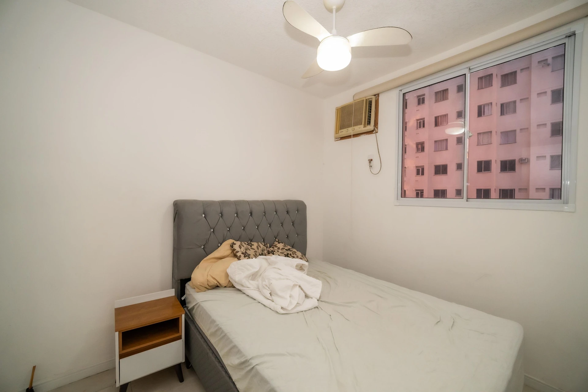 2-bedroom apartment in a building with a gym — photo 4