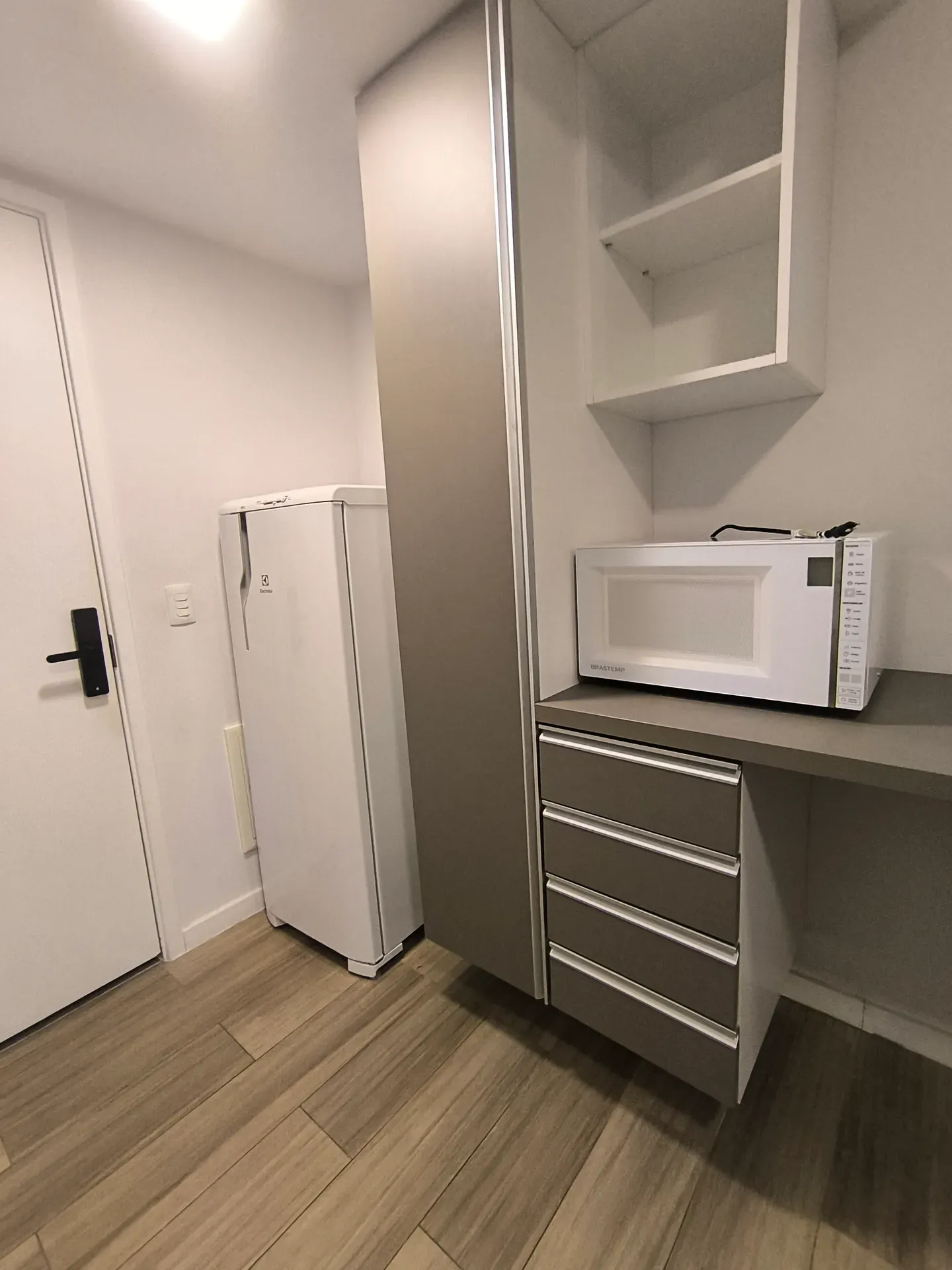 Furnished studio in a building with a coworking space — photo 5