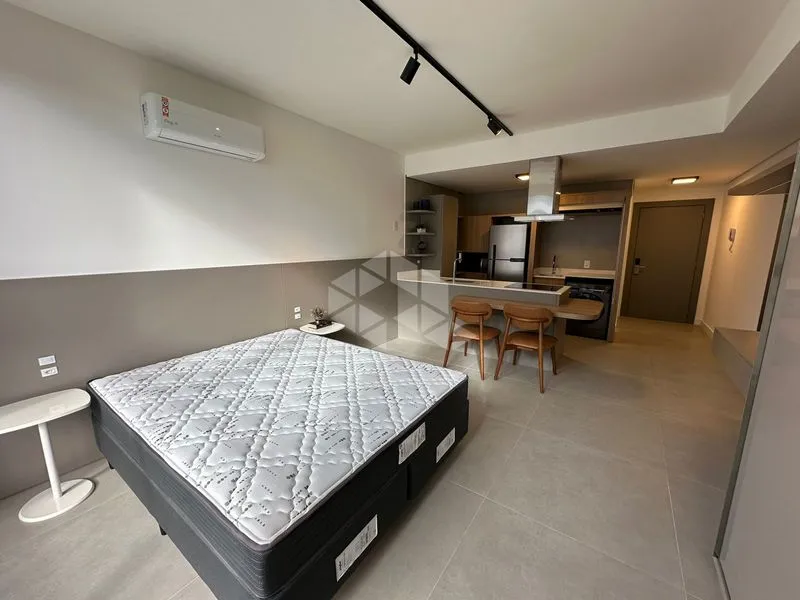 Furnished 33 m² studio with 1 bedroom and 1 bathroom — photo 7
