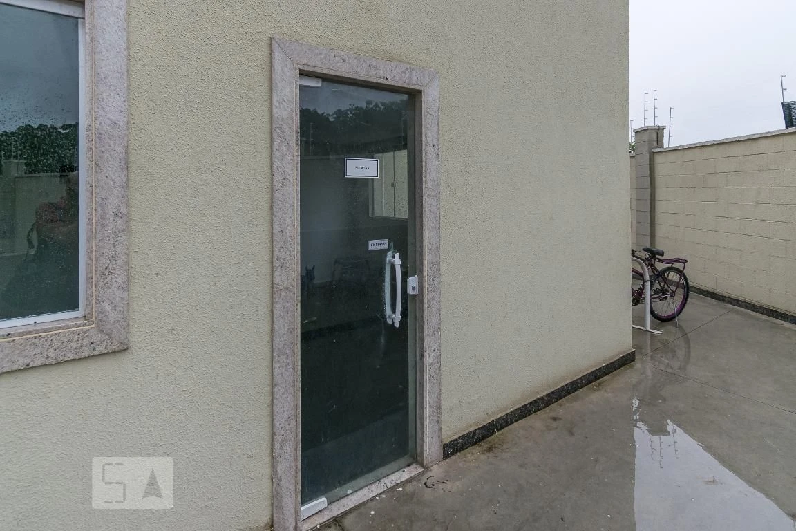 2-bedroom apartment in a building with a pool — photo 39