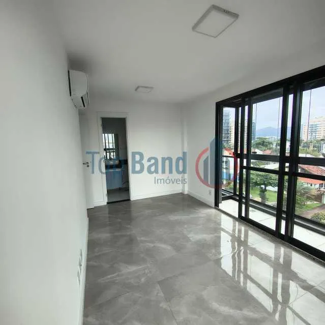 Apartment on the 3rd floor with a glass-enclosed balcony — photo 7
