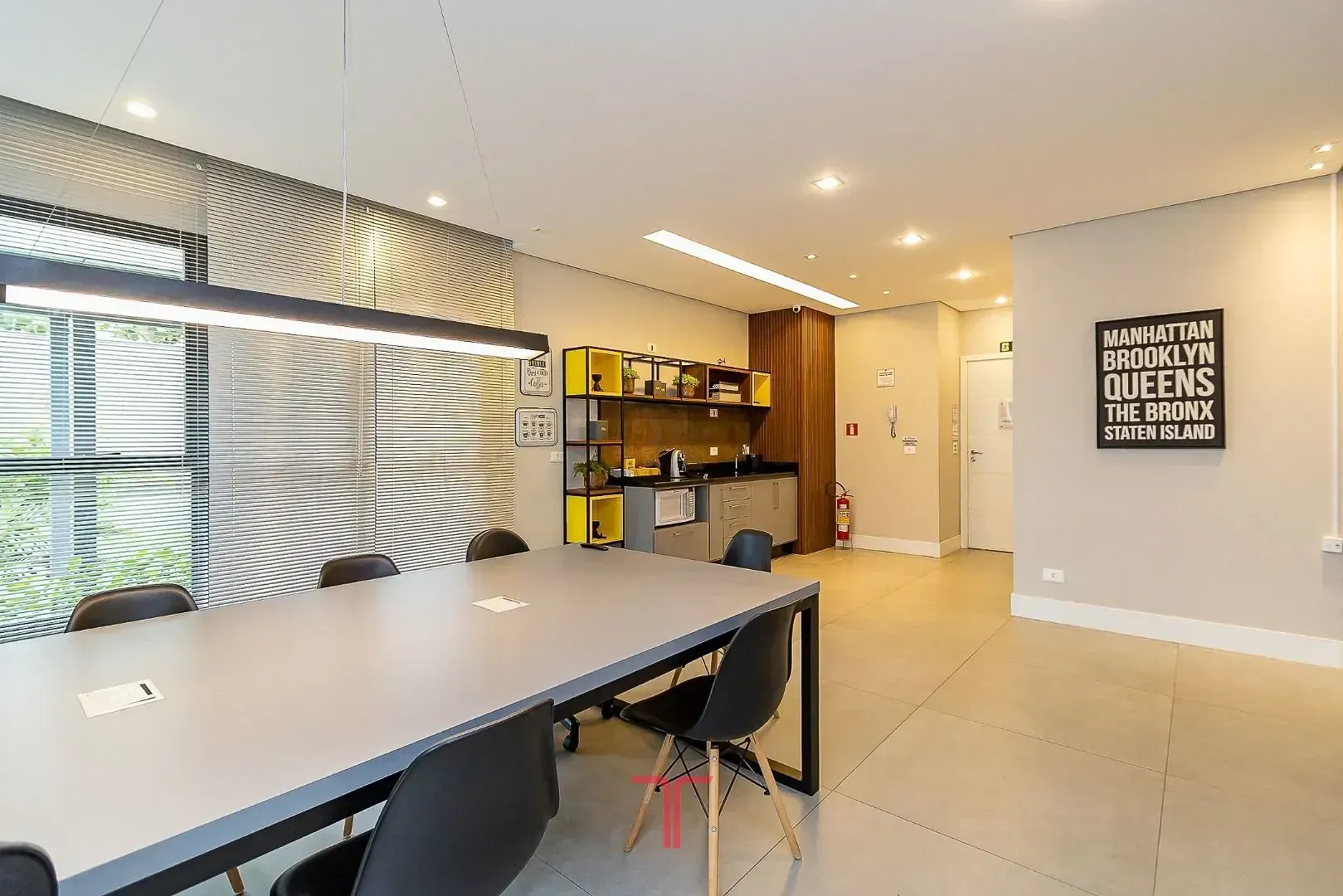 Furnished 1-bedroom apartment with 34 m² and balcony — photo 38