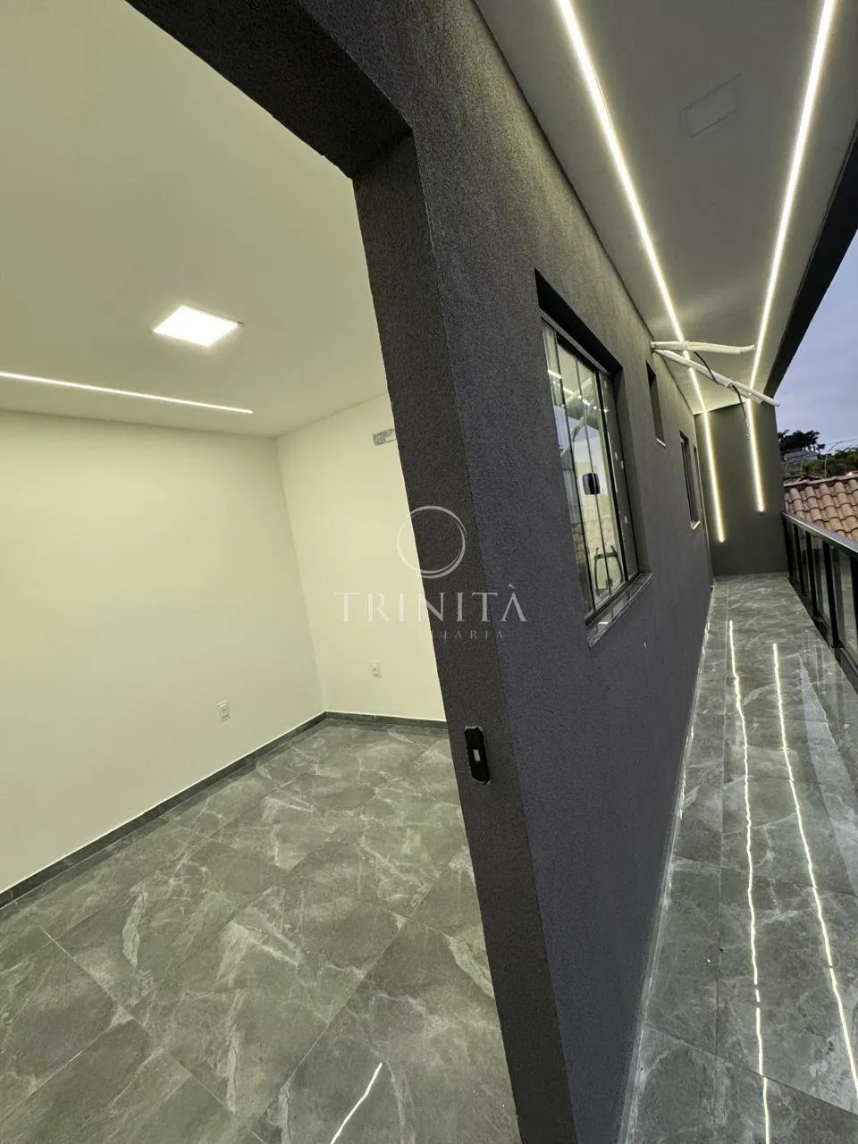 5 quartos e janelas do piso ao teto: casa de 350 m² — photo 16