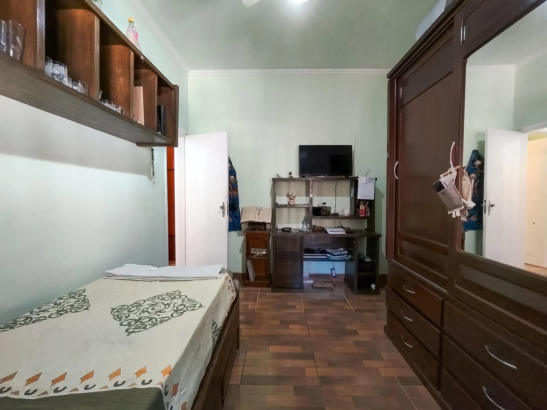 Furnished 3-bedroom apartment with 2 bathrooms — photo 29
