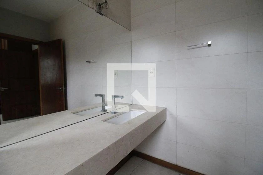 Condominium house with a balcony and private garden — photo 33