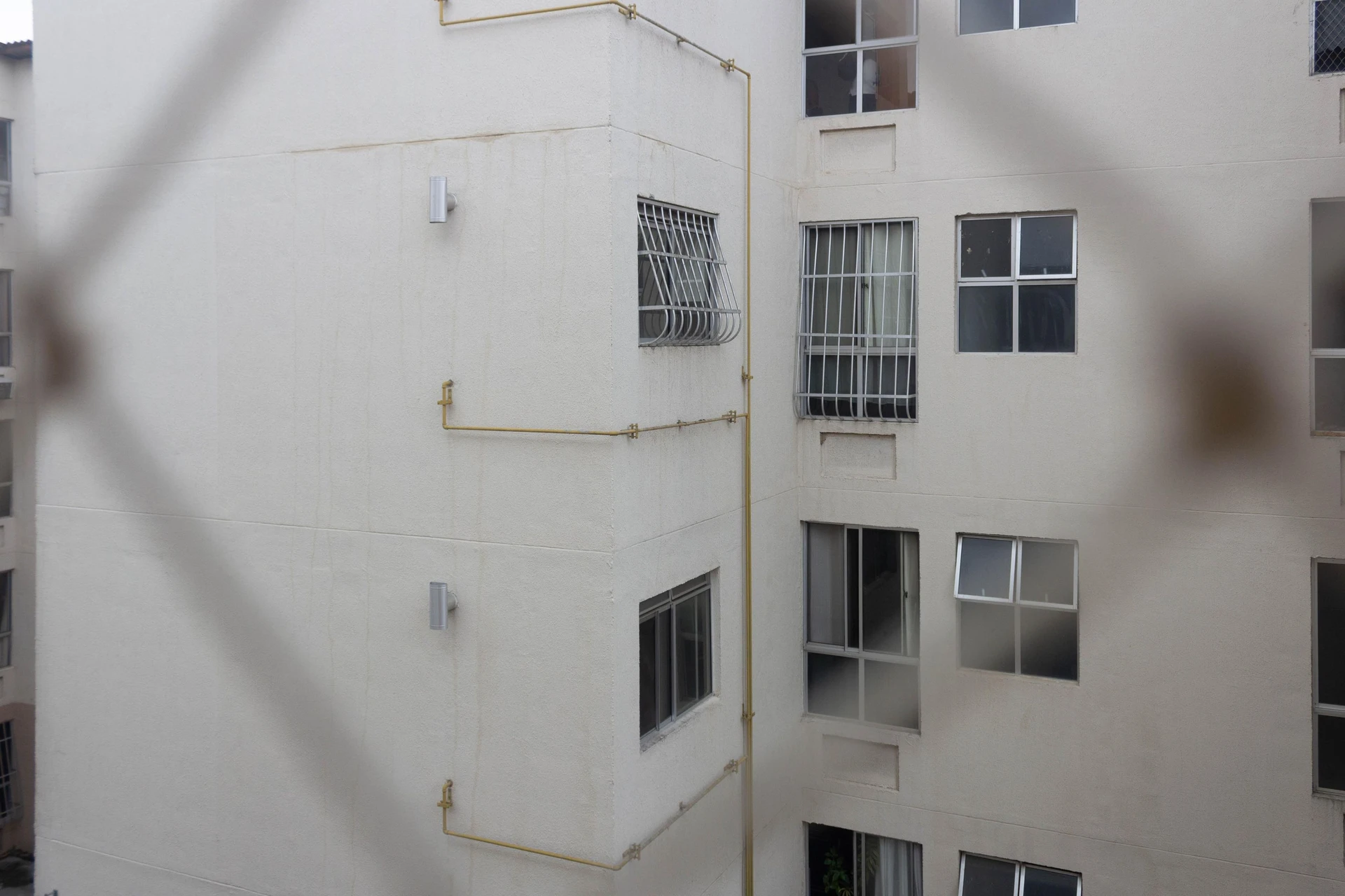 2-bedroom apartment in a building with a pool — photo 4